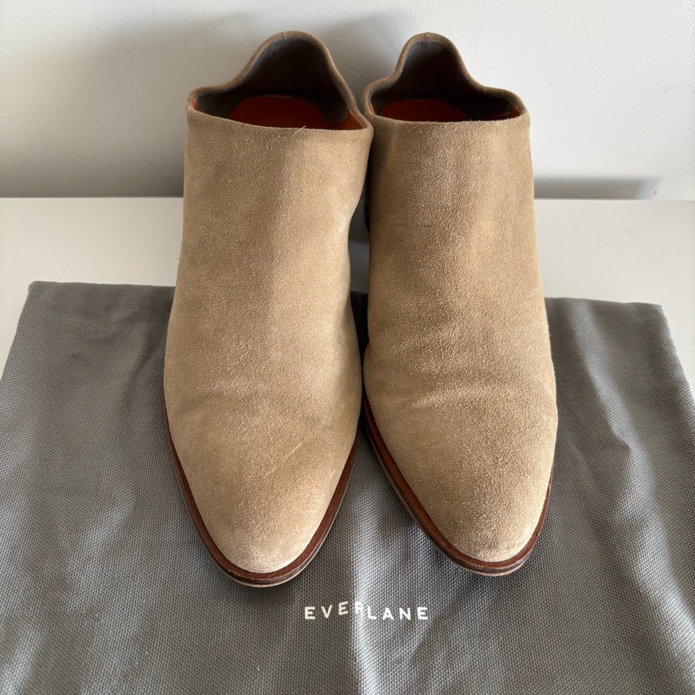 Everlane Women’s Suede Shoes - Beige Size 7.5